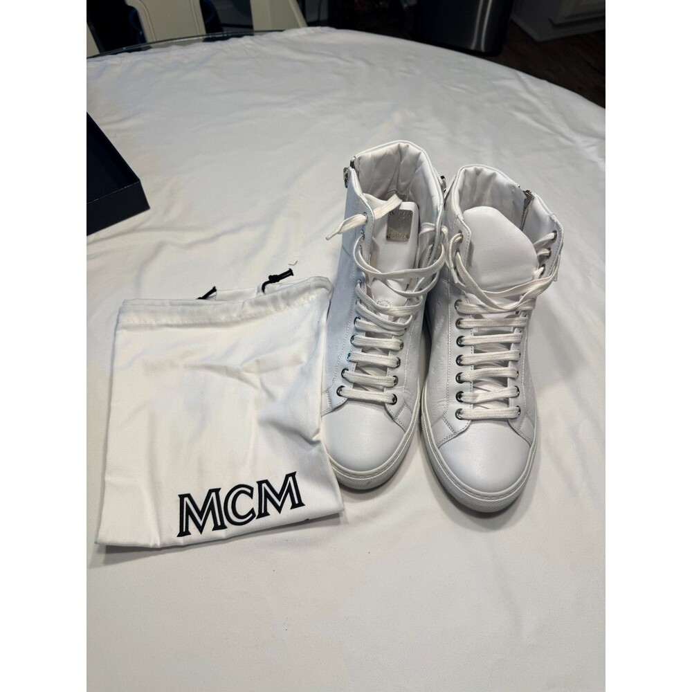 Size 8.5 - MCM Turnlock Embossed Logo High Gray - Picture 2 of 7